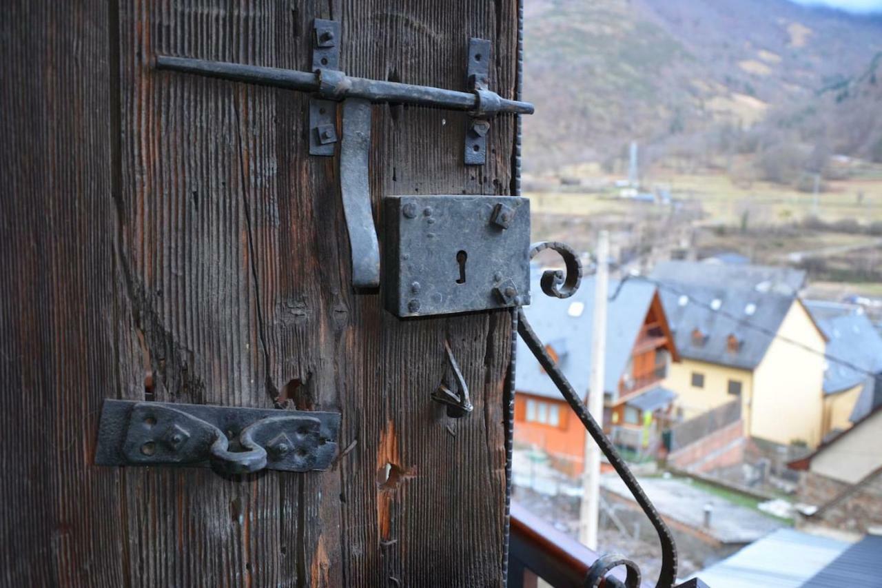 Laurit Bossòst Exterior foto